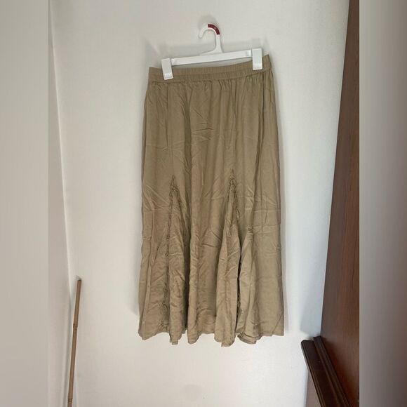 White Stag Dresses & Skirts - Plus size tan skirt size 4X